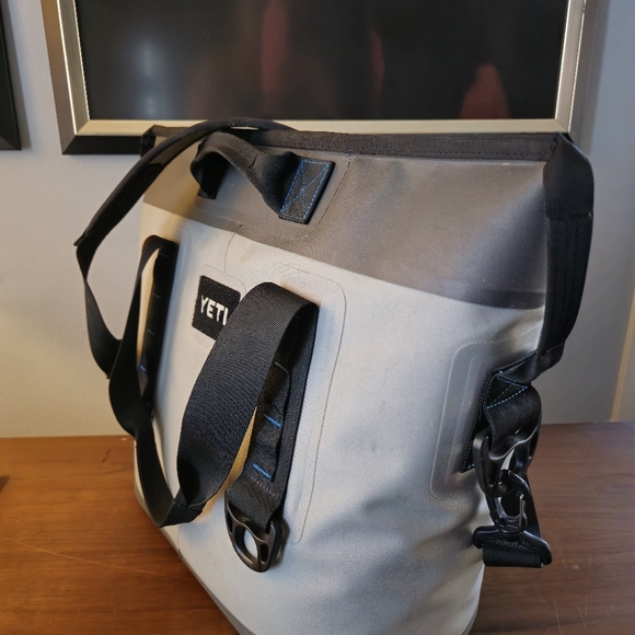 Yeti Hopper two 20 soft side cooler - Picture 2 of 6